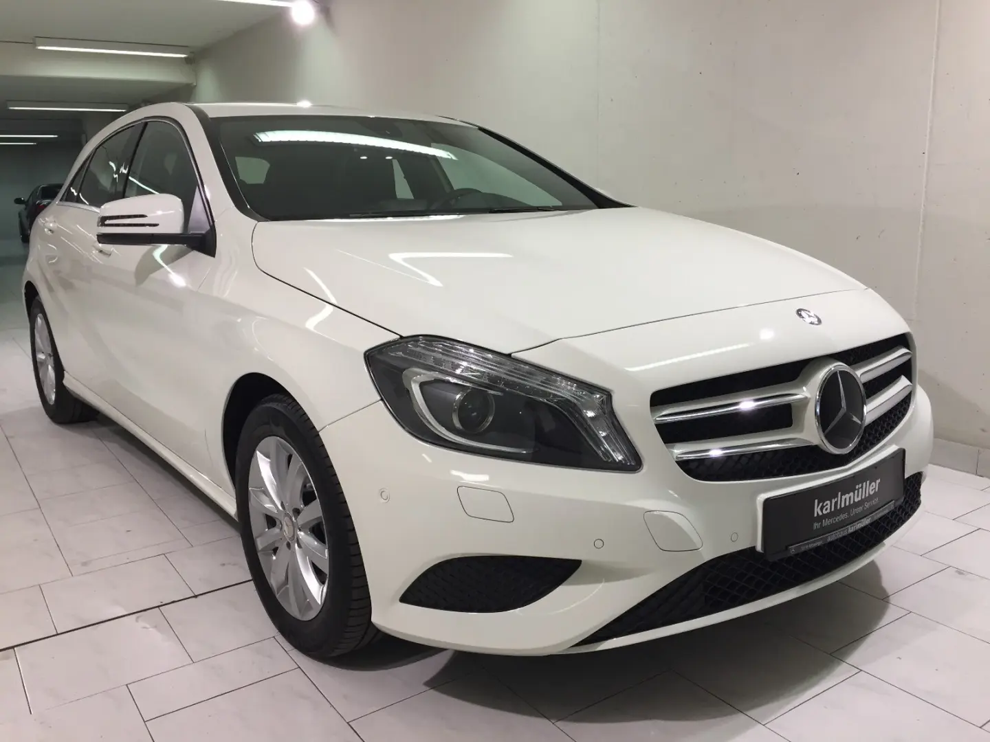 Mercedes-Benz  A 200 BlueEFFICIENCY Style 1