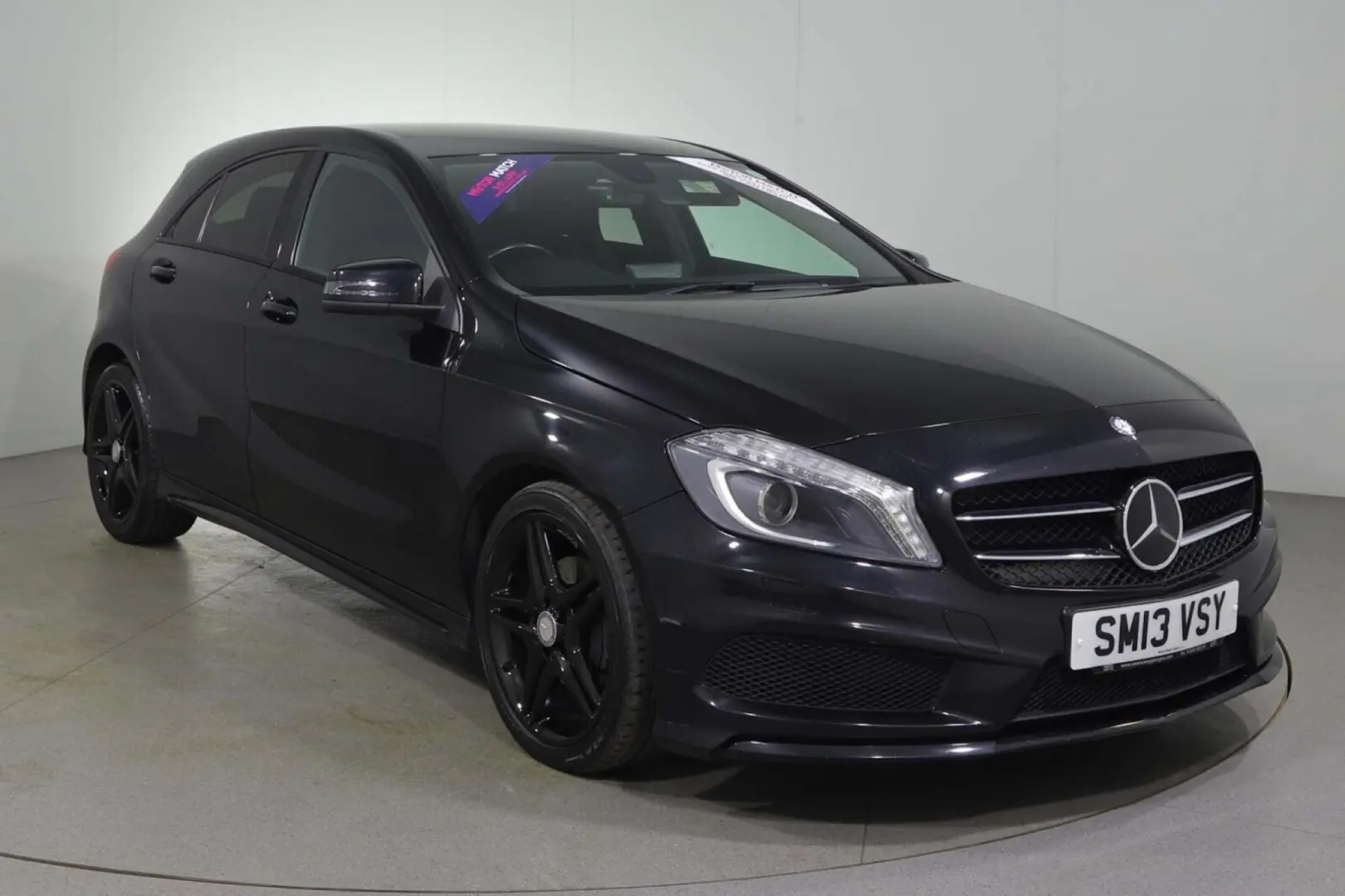 Mercedes-Benz  A 200 BlueEFFICIENCY AMG Sport 7G-DCT 1