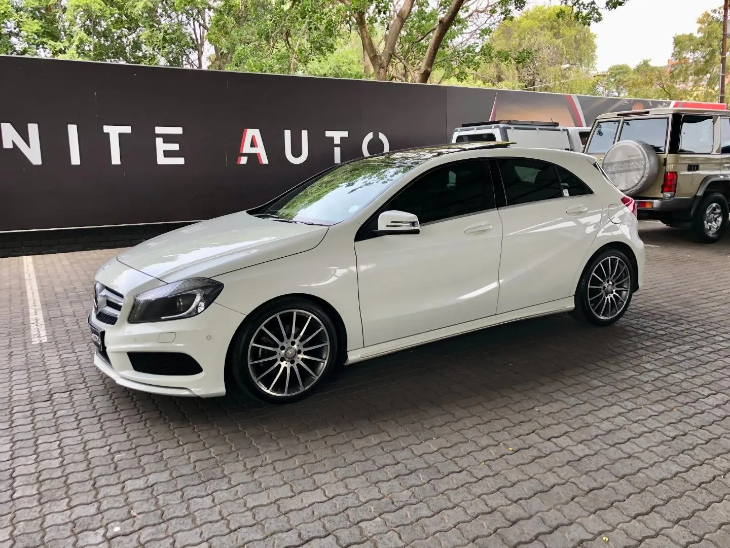 Mercedes-Benz  A 200 BlueEFFICIENCY AMG Sport 7G-DCT 2