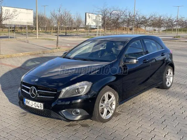 Mercedes-Benz  A 200 BlueEFFICIENCY Urban 7G-DCT 1
