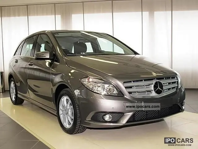 Mercedes-Benz  A 200 CDI BlueEFFICIENCY Style 7G-DCT 5