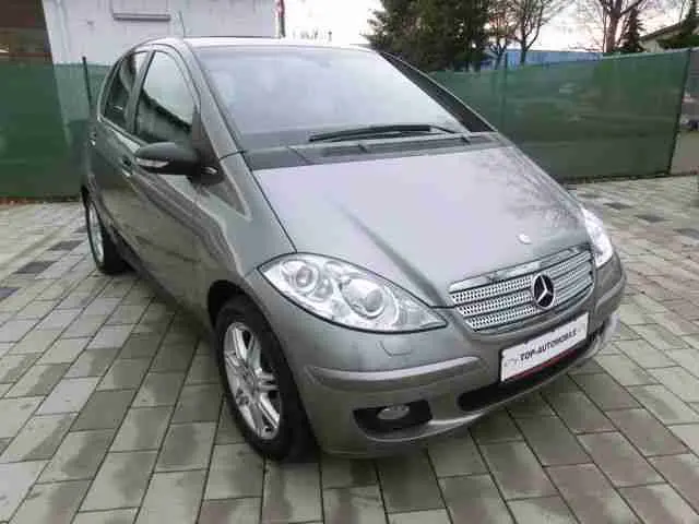 Mercedes-Benz  A 200 Classic 5