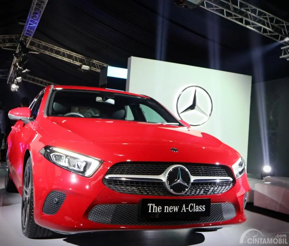 Mercedes-Benz  A 200 Progressive 7G-DCT 4
