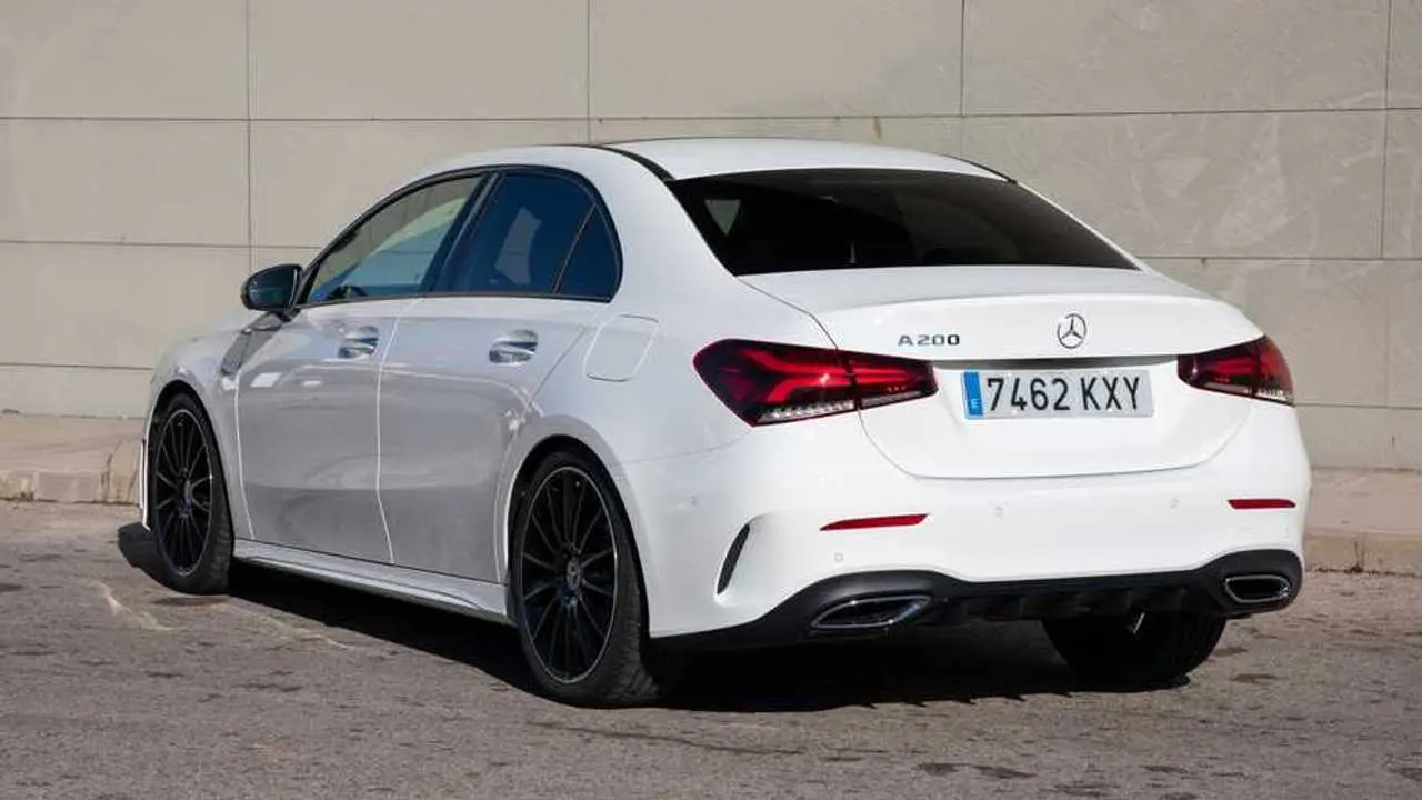 Mercedes-Benz  A 200 Progressive 7G-DCT 0