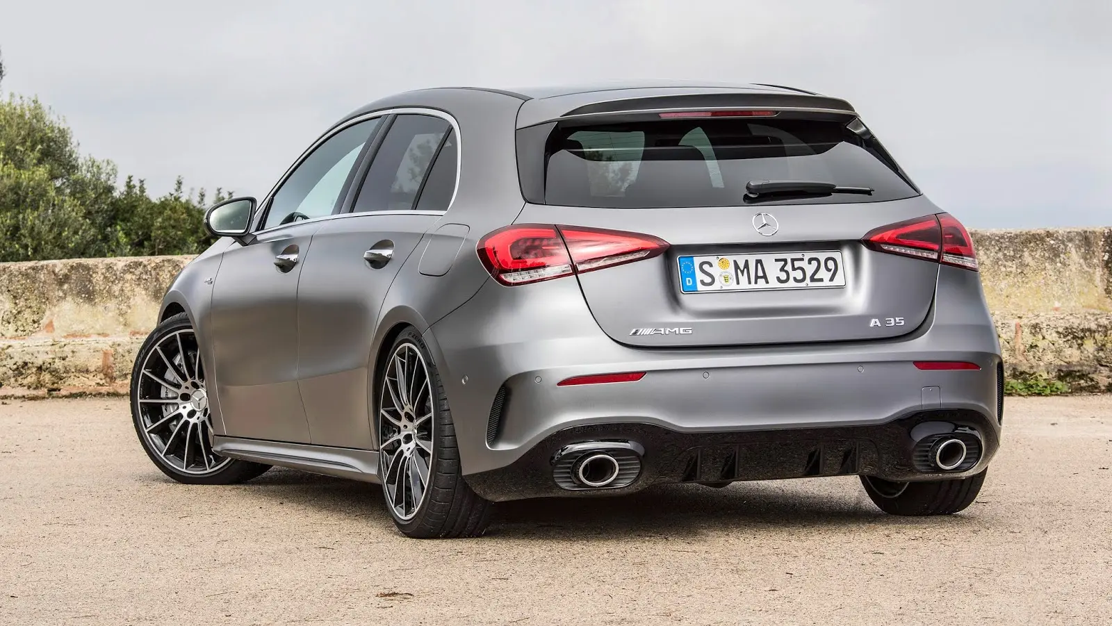 Mercedes-Benz  A 35 4Matic AMG 7G-DCT 4