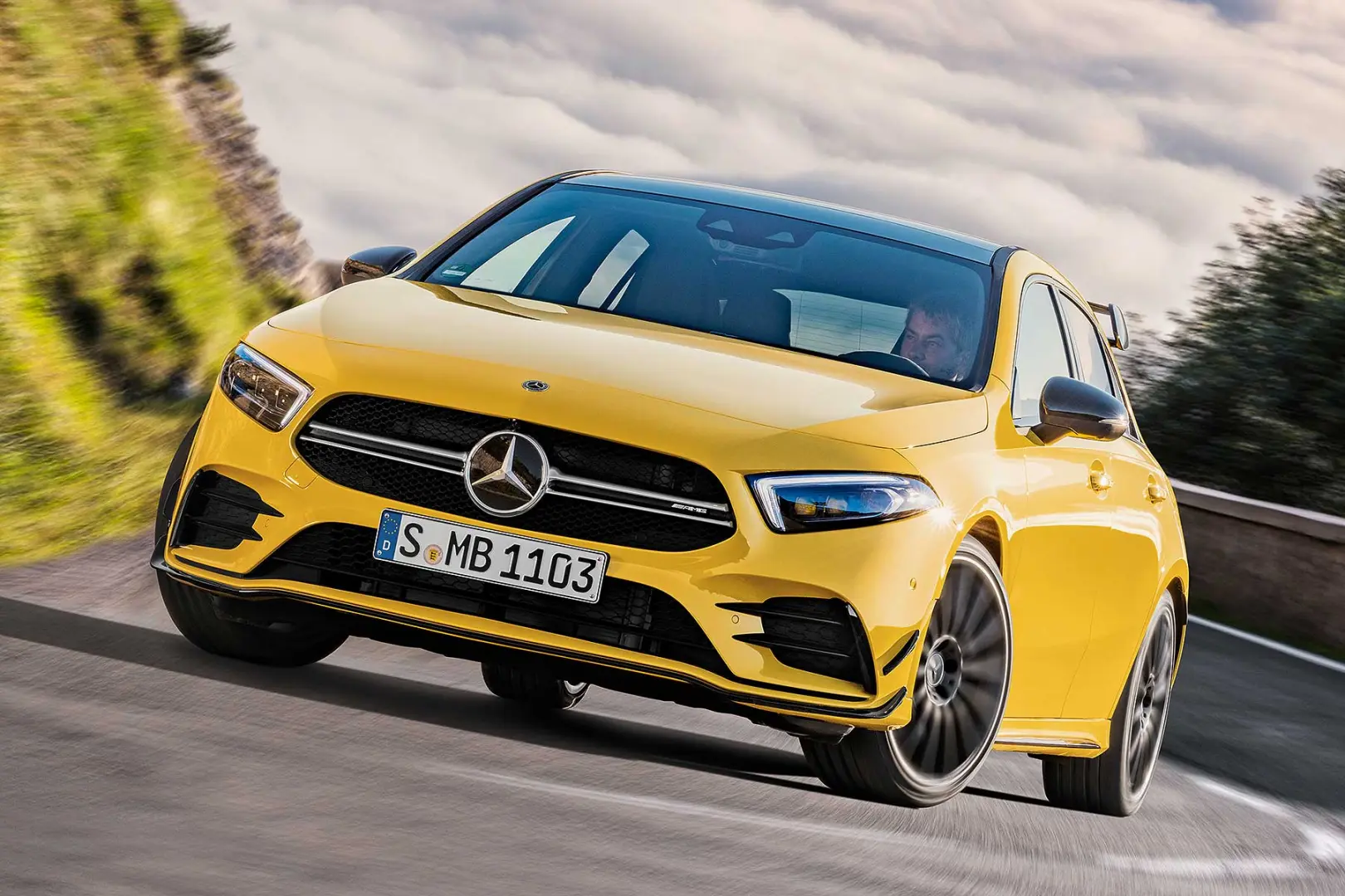 Mercedes-Benz  A 35 4Matic AMG 7G-DCT 6