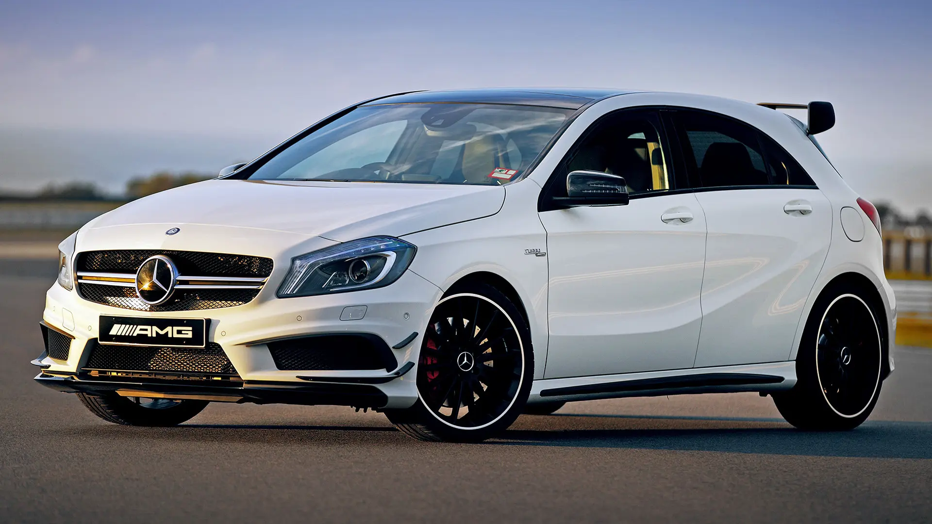 Mercedes-Benz  A 45 4Matic AMG 7G-DCT 5
