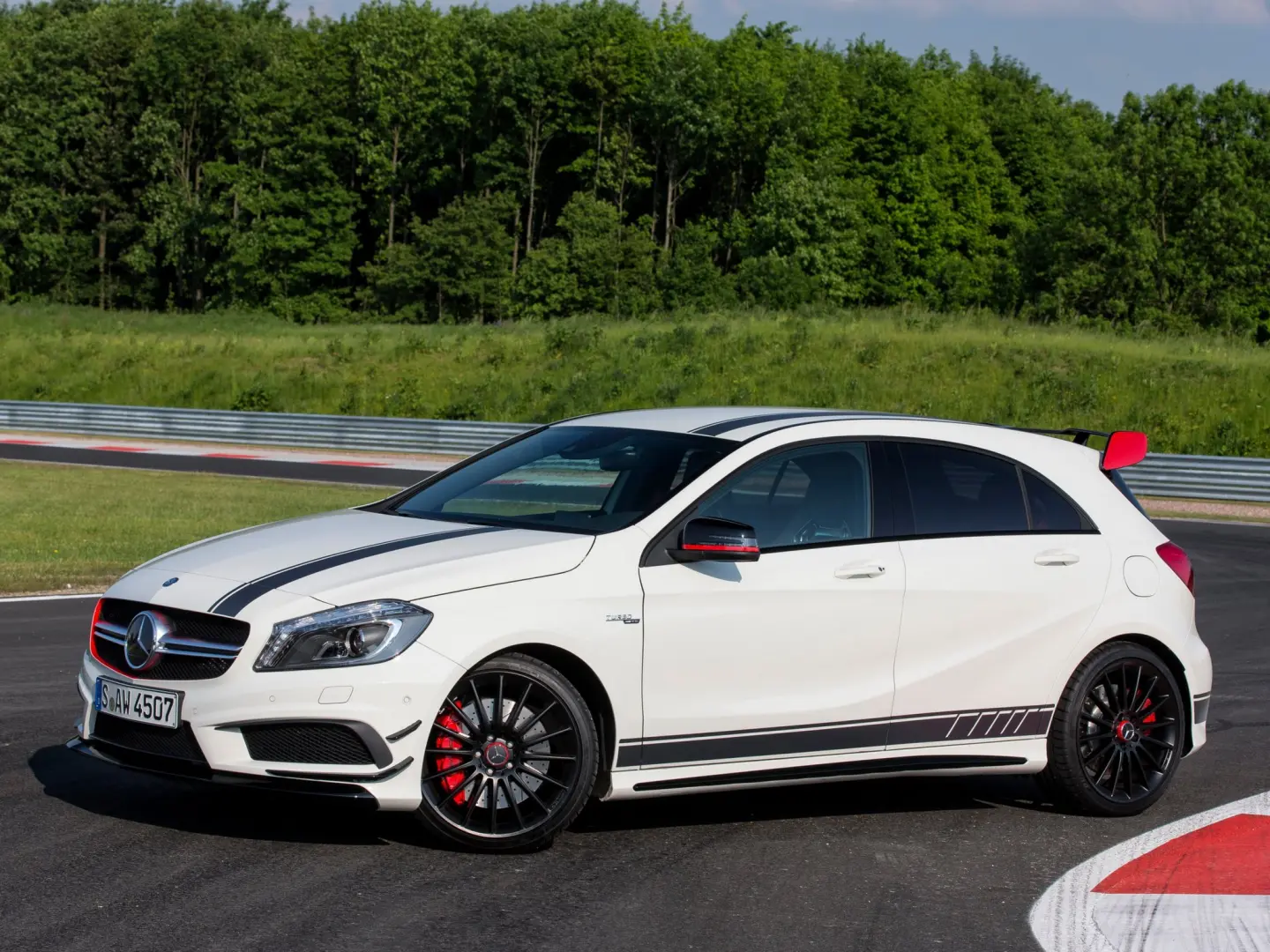 Mercedes-Benz  A 45 4Matic AMG 7G-DCT 6