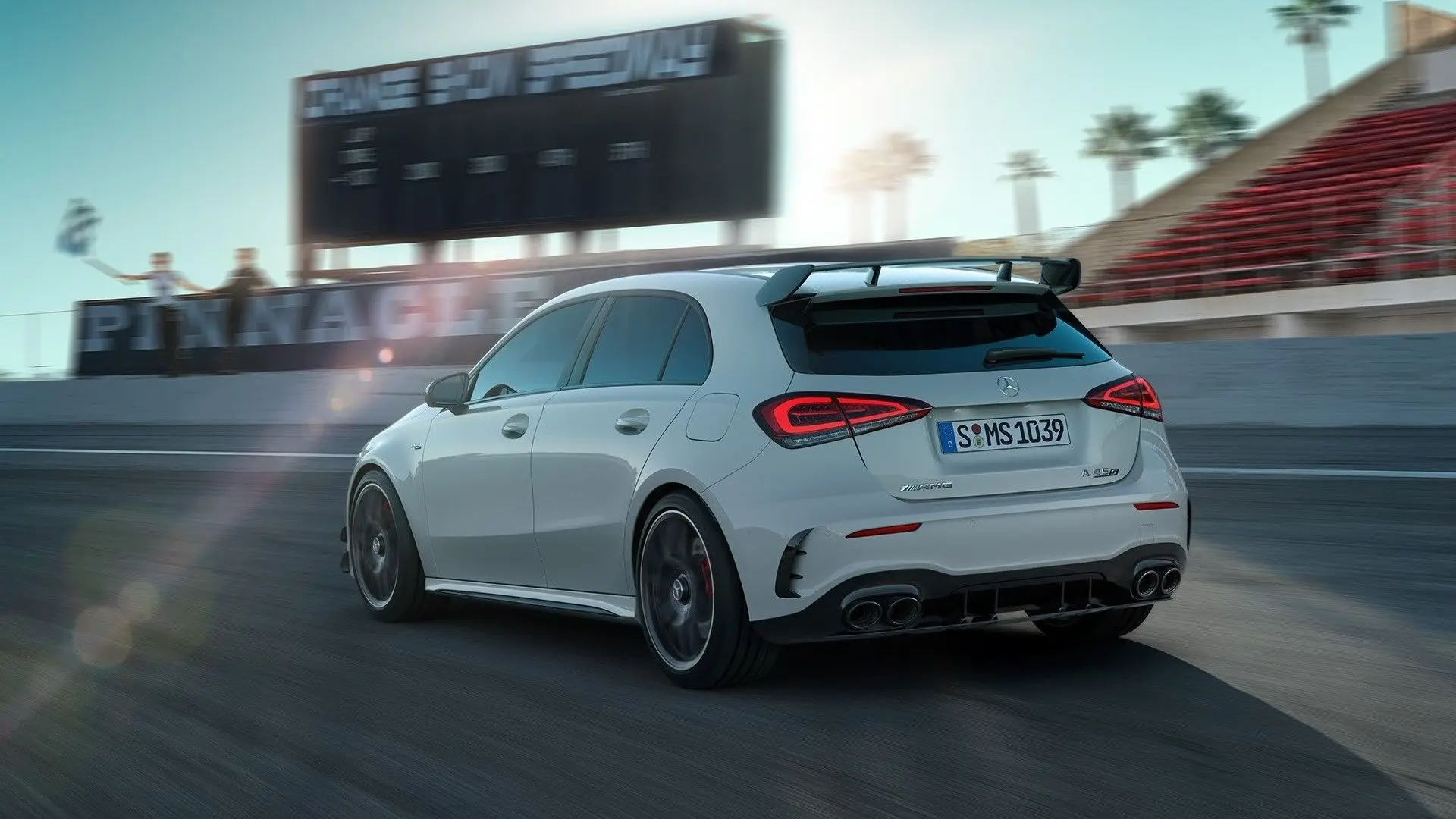 Mercedes-Benz  A 45 4Matic+AMG Performance 8G-DCT 0