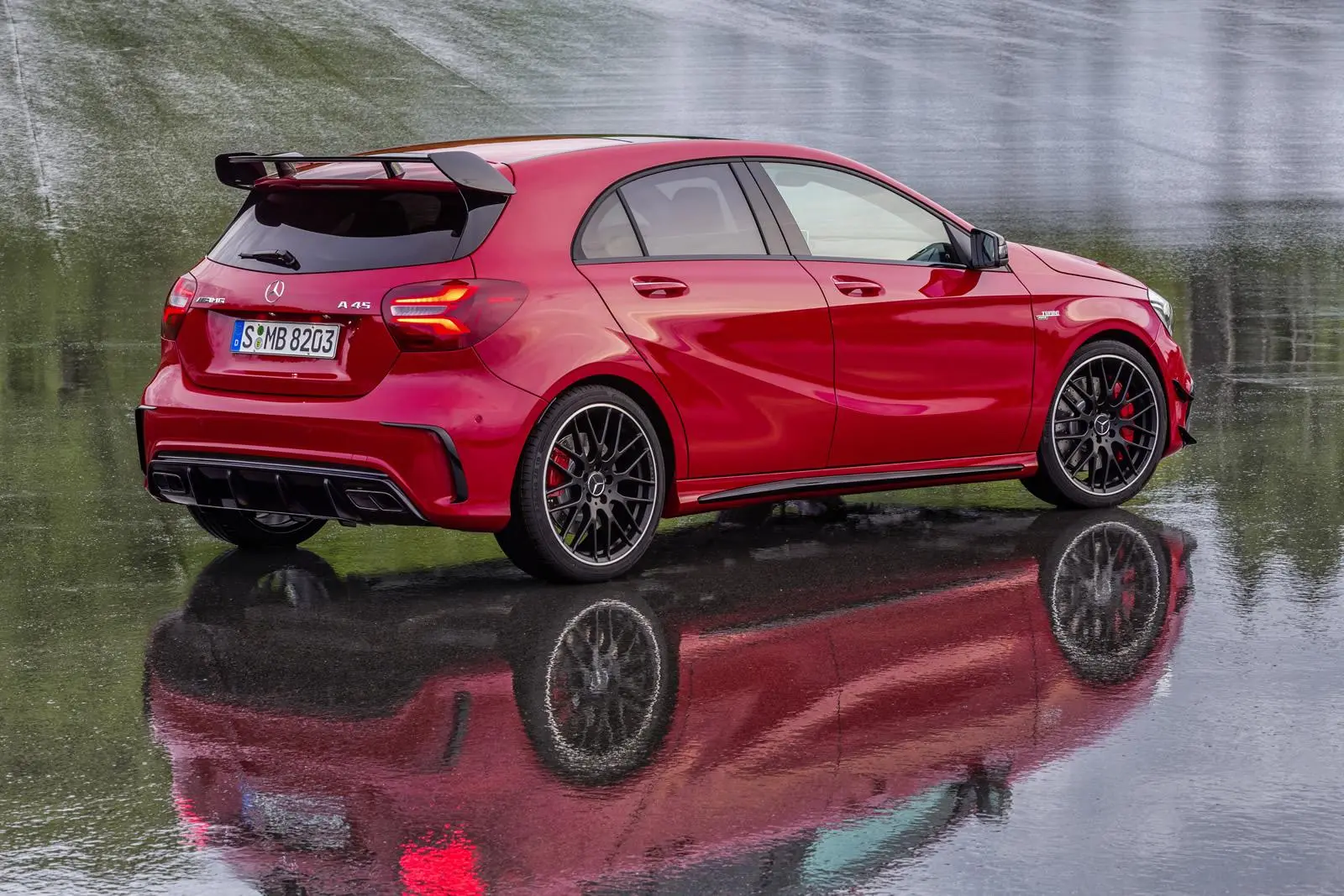 Mercedes-Benz  A 45 4Matic+AMG Performance 8G-DCT 5