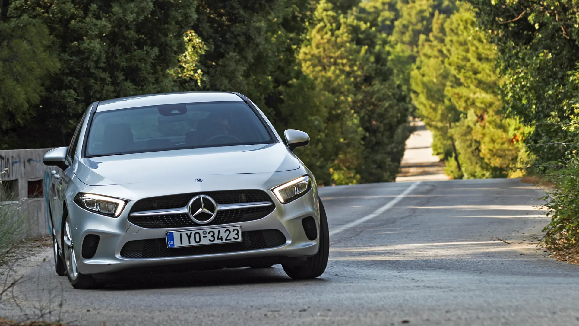 Mercedes-Benz  A Sedan 180 d Style 7G-DCT 5