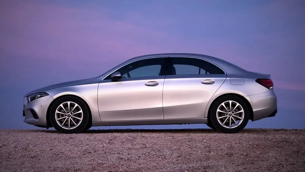 Mercedes-Benz  A Sedan 180 d Style 7G-DCT 3
