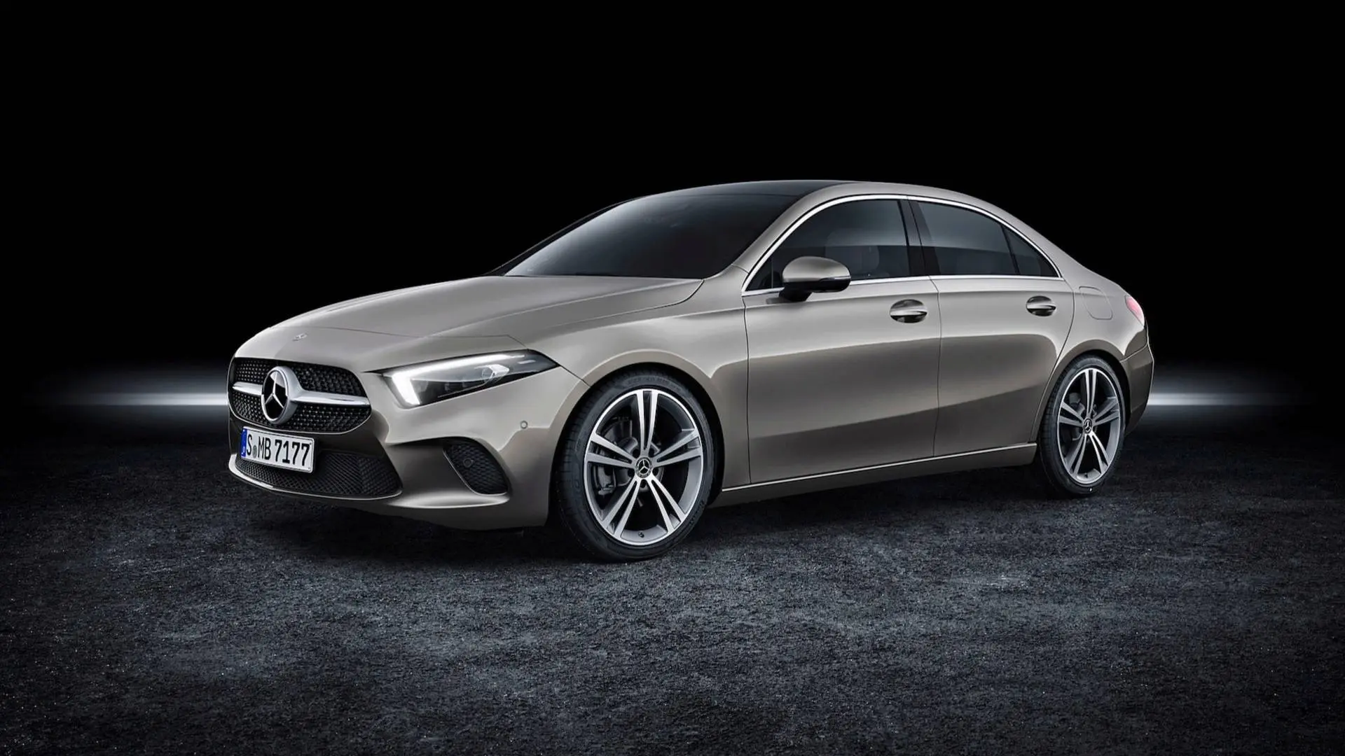 Mercedes-Benz  A Sedan 180 d AMG 7G-DCT 3