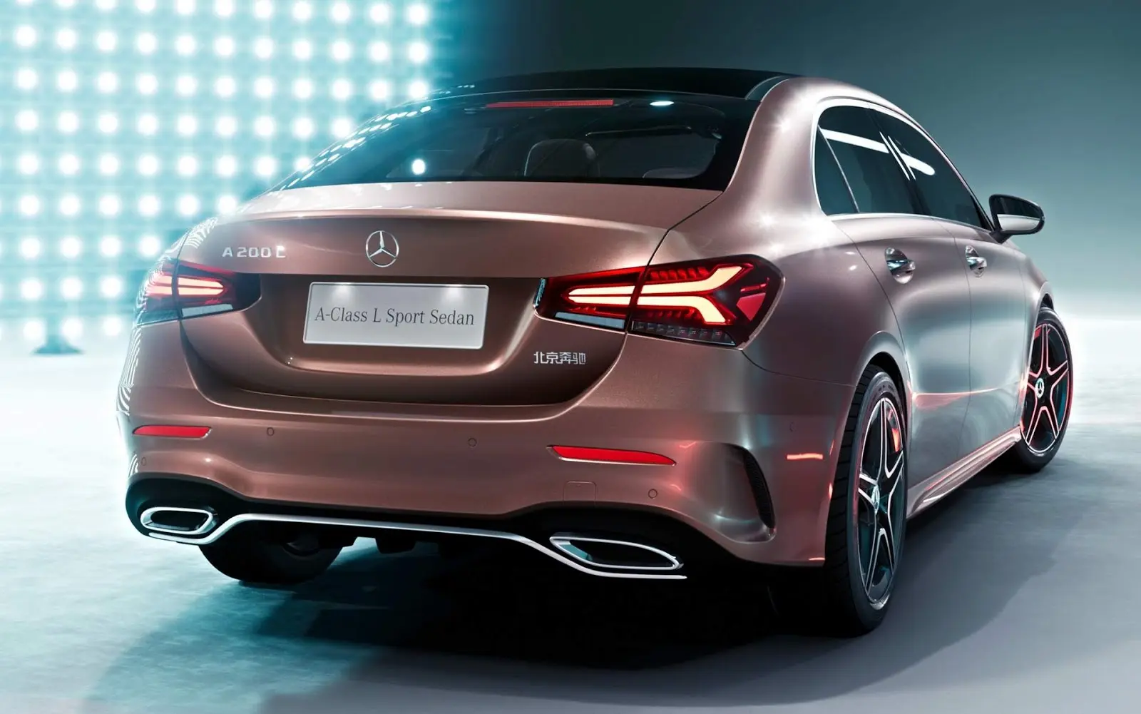 Mercedes-Benz  A Sedan 200 AMG 7G-DCT 1