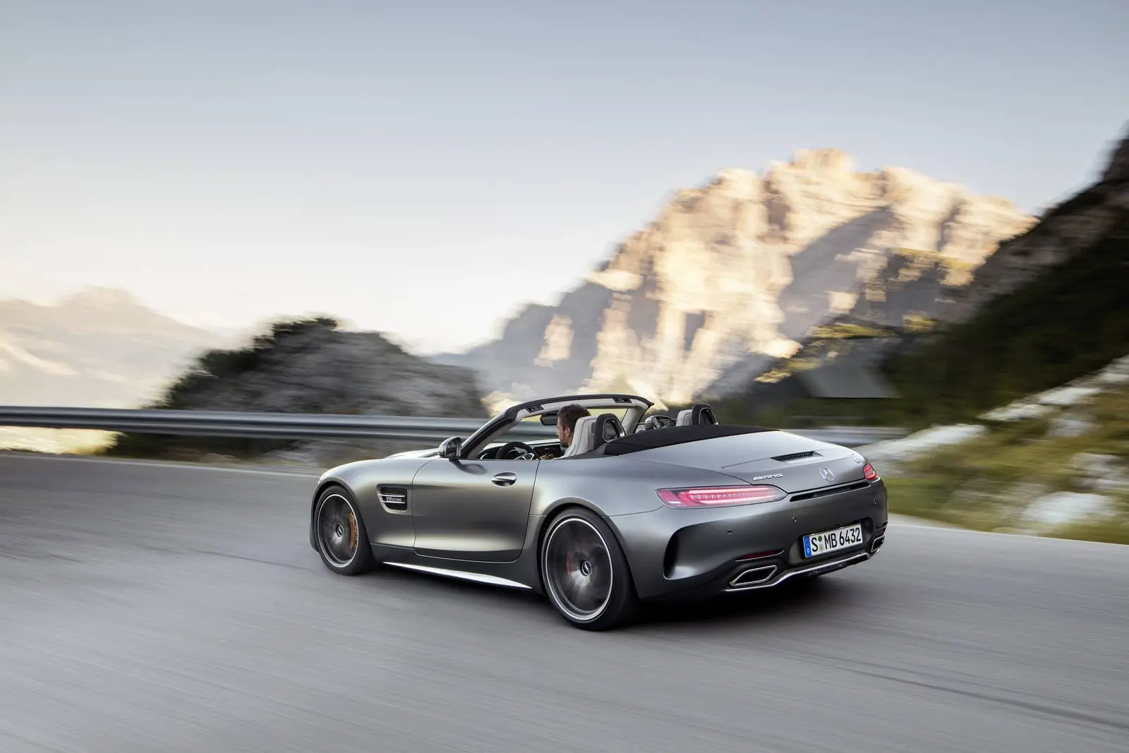Mercedes-Benz  AMG-GT 4.0 Performance Speedshift DCT 3