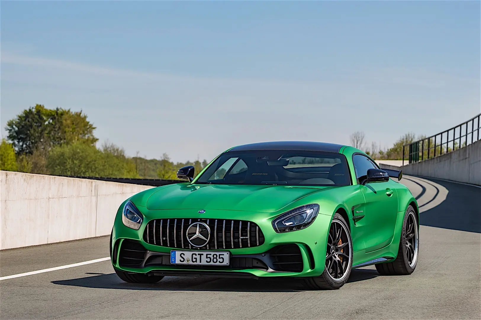 Mercedes-Benz  AMG-GT 4.0 R Performance Speedshift DCT 3