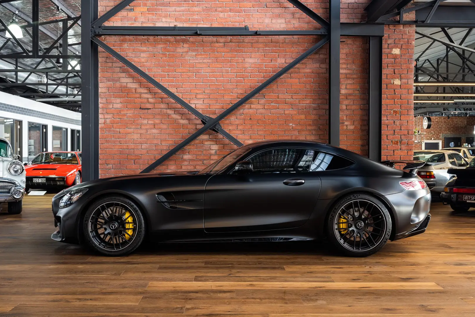 Mercedes-Benz  AMG-GT 4.0 R Performance Speedshift DCT 6