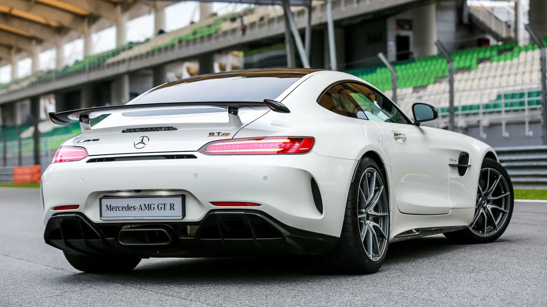 Mercedes-Benz  AMG-GT 4.0 R Performance Speedshift DCT 6