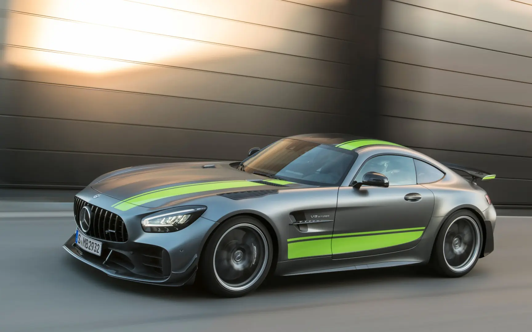 Mercedes-Benz  AMG-GT 43 4Matic+ 0