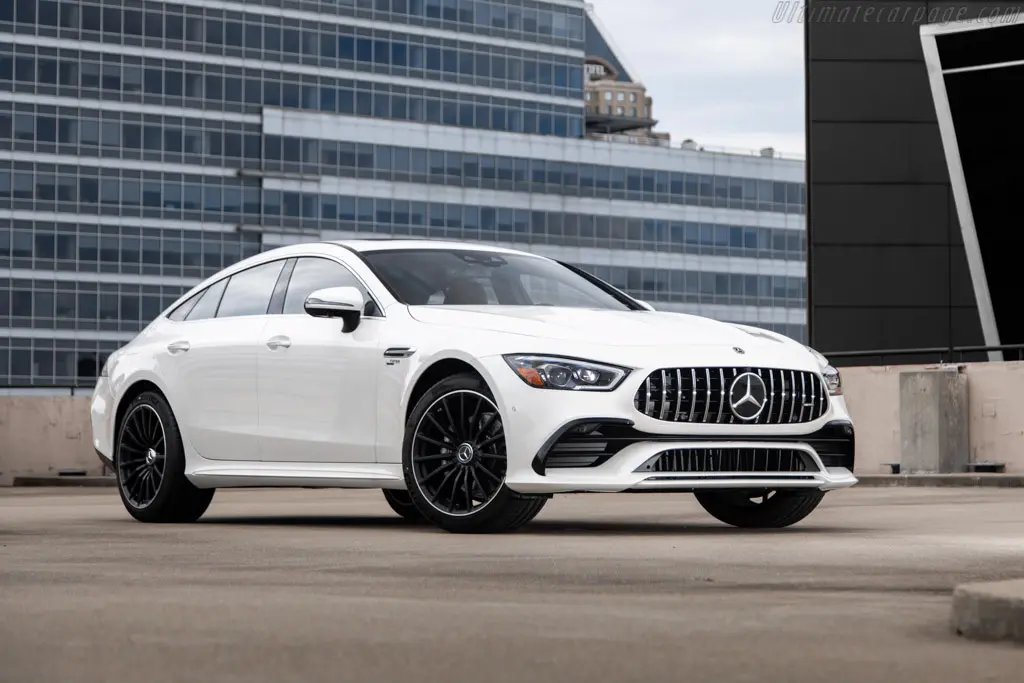 Mercedes-Benz  AMG-GT 43 4Matic+ 3