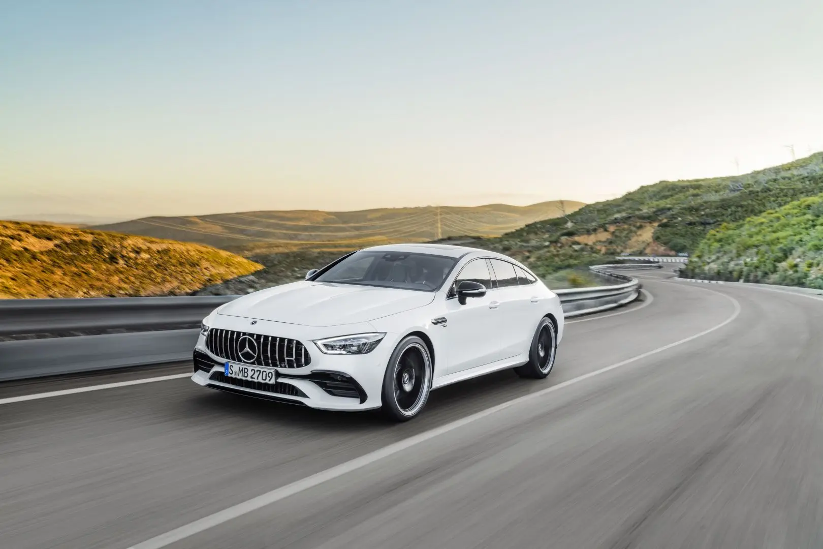 Mercedes-Benz  AMG-GT 43 4Matic+ 4
