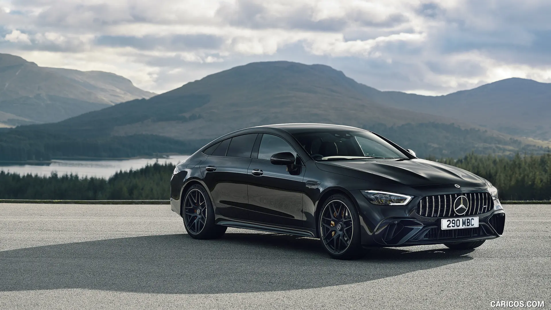 Mercedes-Benz  AMG-GT 63 S Performance 5