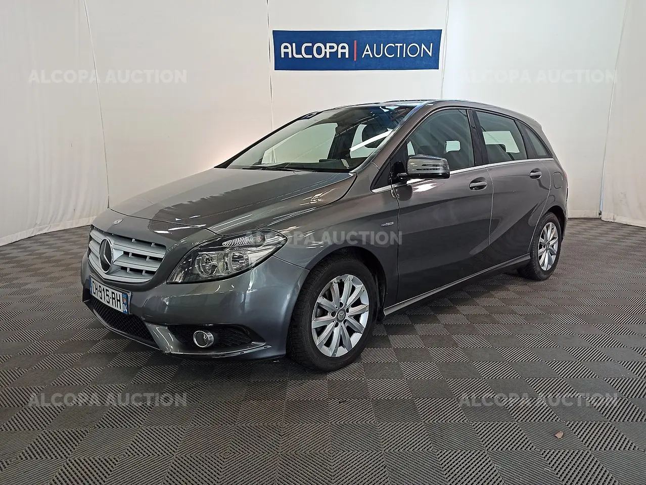 Mercedes-Benz  B 180 BlueEFFICIENCY AMG 7G-DCT 5