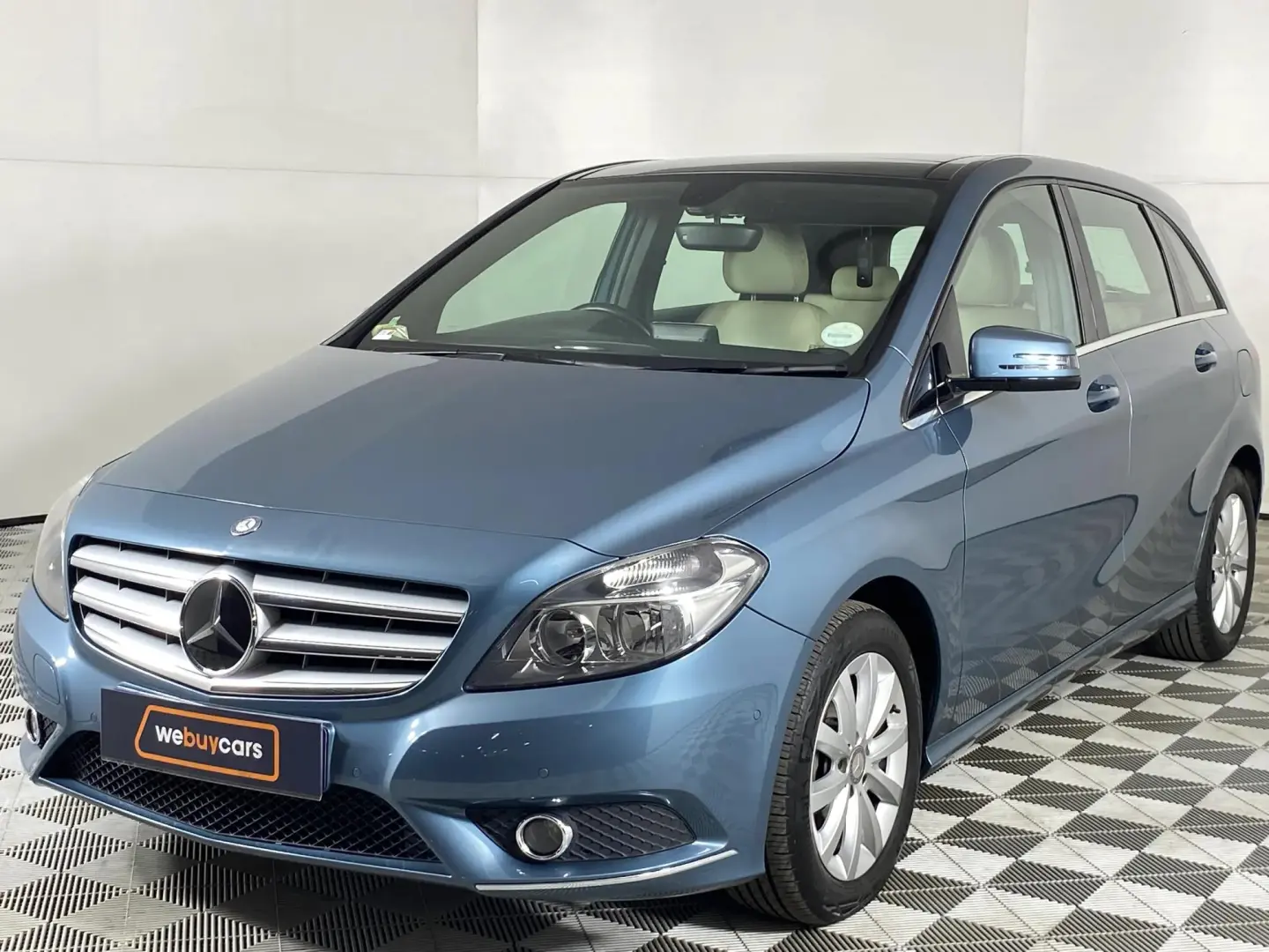 Mercedes-Benz  B 180 BlueEFFICIENCY Elite 7G-DCT 5