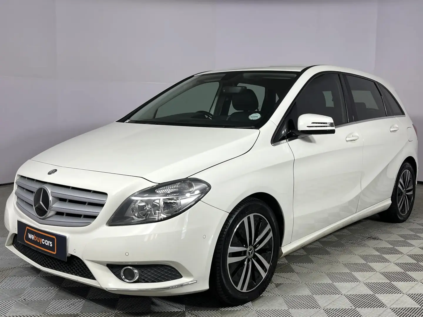 Mercedes-Benz  B 180 BlueEFFICIENCY Style 7G-DCT 2
