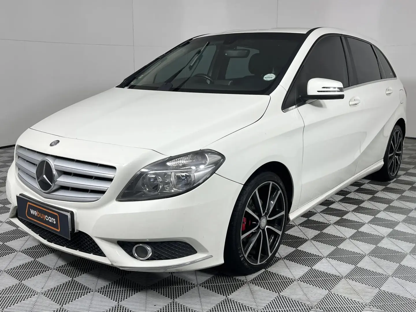 Mercedes-Benz  B 180 BlueEFFICIENCY Elite 7G-DCT 6
