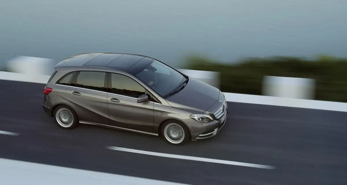 Mercedes-Benz  B 180 BlueEFFICIENCY Sport 7G-DCT 7