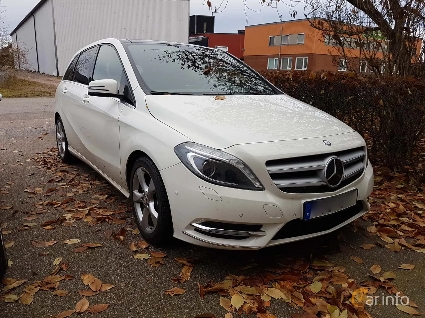 Mercedes-Benz  B 180 BlueEFFICIENCY Sport 7G-DCT 2