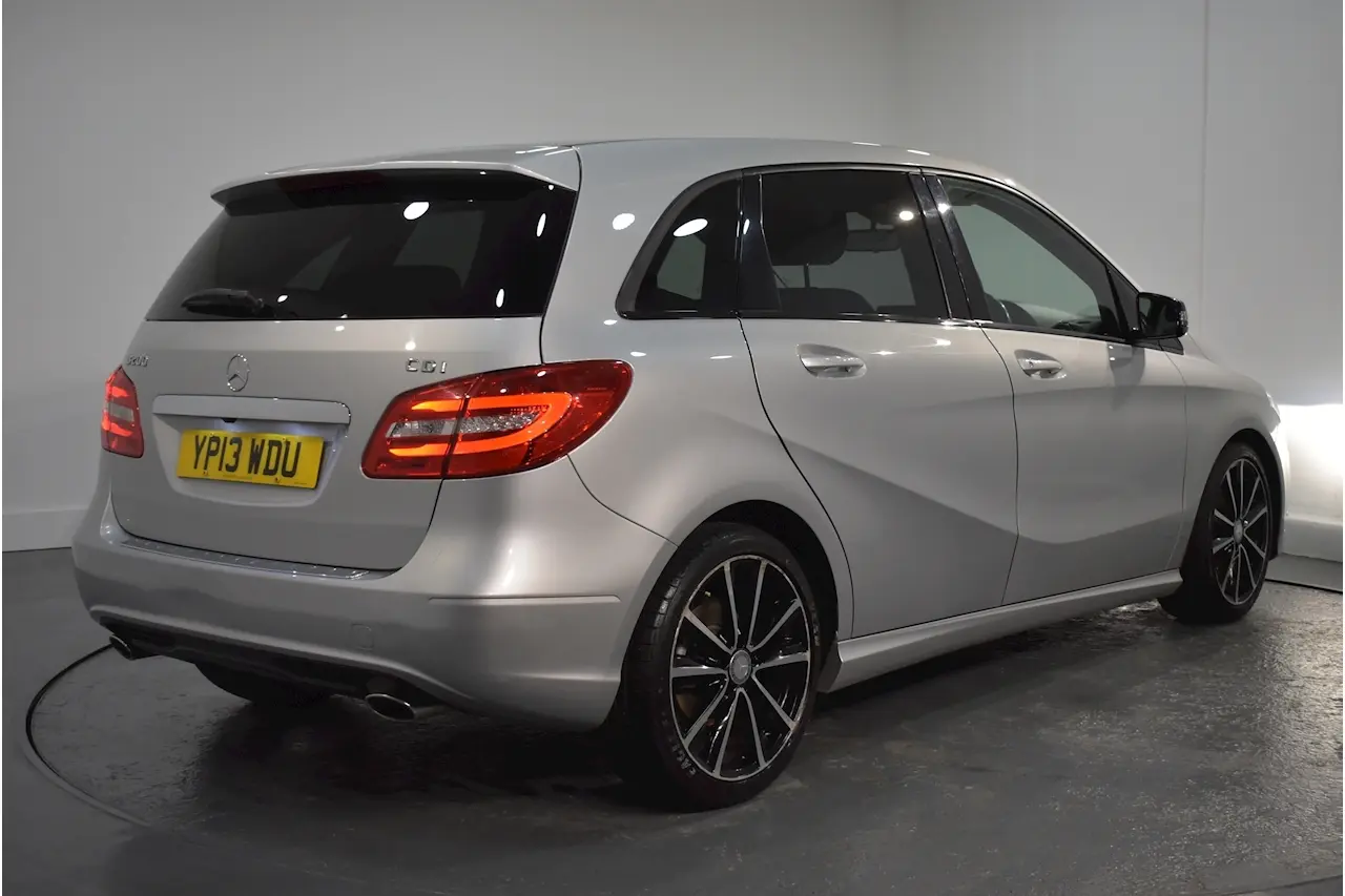 Mercedes-Benz  B 200 CDI BlueEFFICIENCY Elite 7G-DCT 2