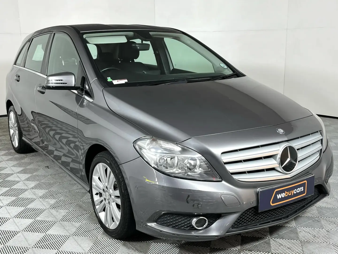 Mercedes-Benz  B 180 BlueEFFICIENCY Style 7G-DCT 4