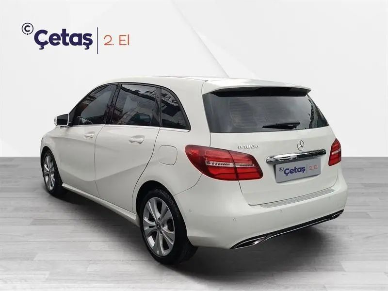 Mercedes-Benz  B 180 BlueEFFICIENCY Urban 7G-DCT 5