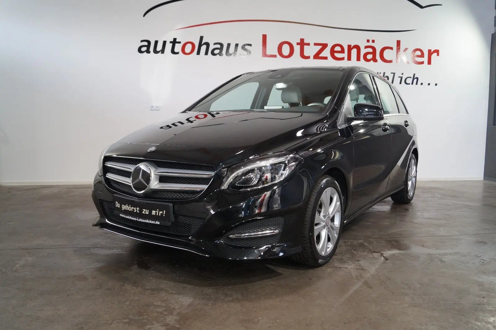 Mercedes-Benz  B 180 BlueEFFICIENCY Urban 7G-DCT 5