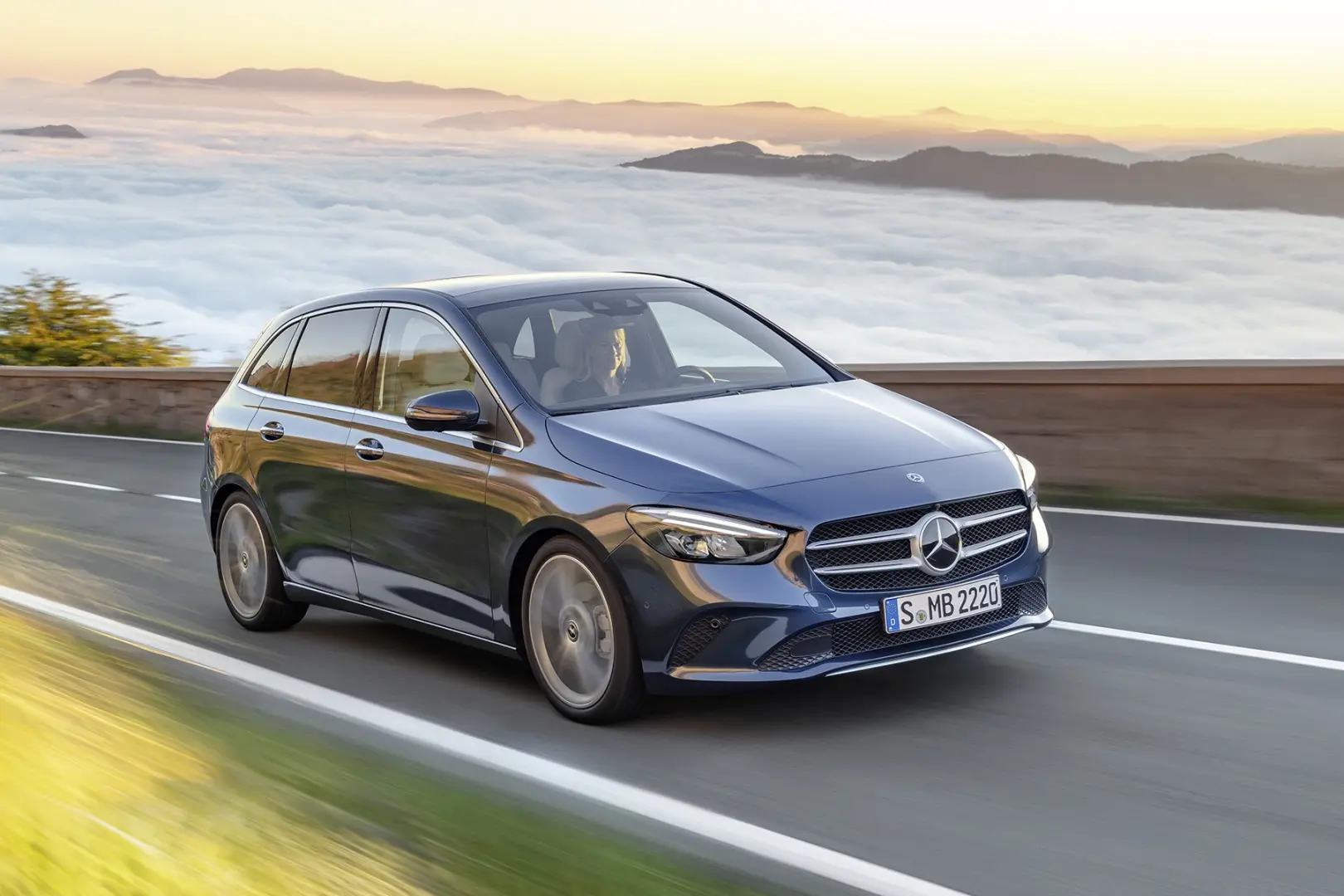 Mercedes-Benz  B 180 d Progressive 7G-DCT 2
