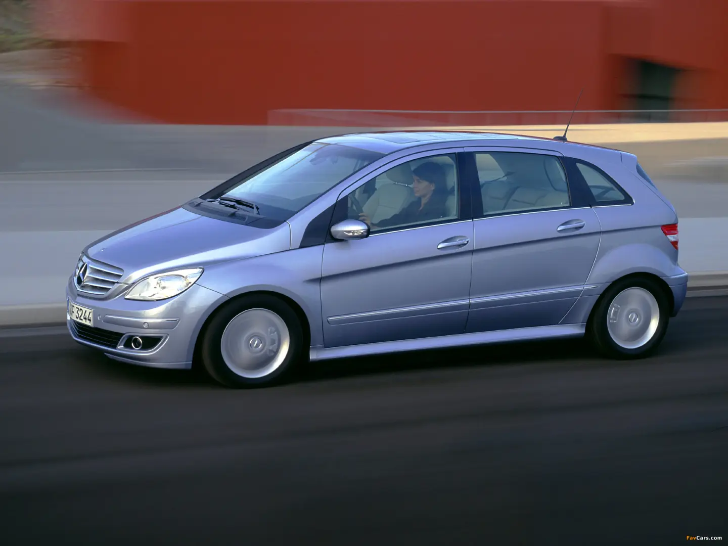 Mercedes-Benz  B 200 Prestige 6
