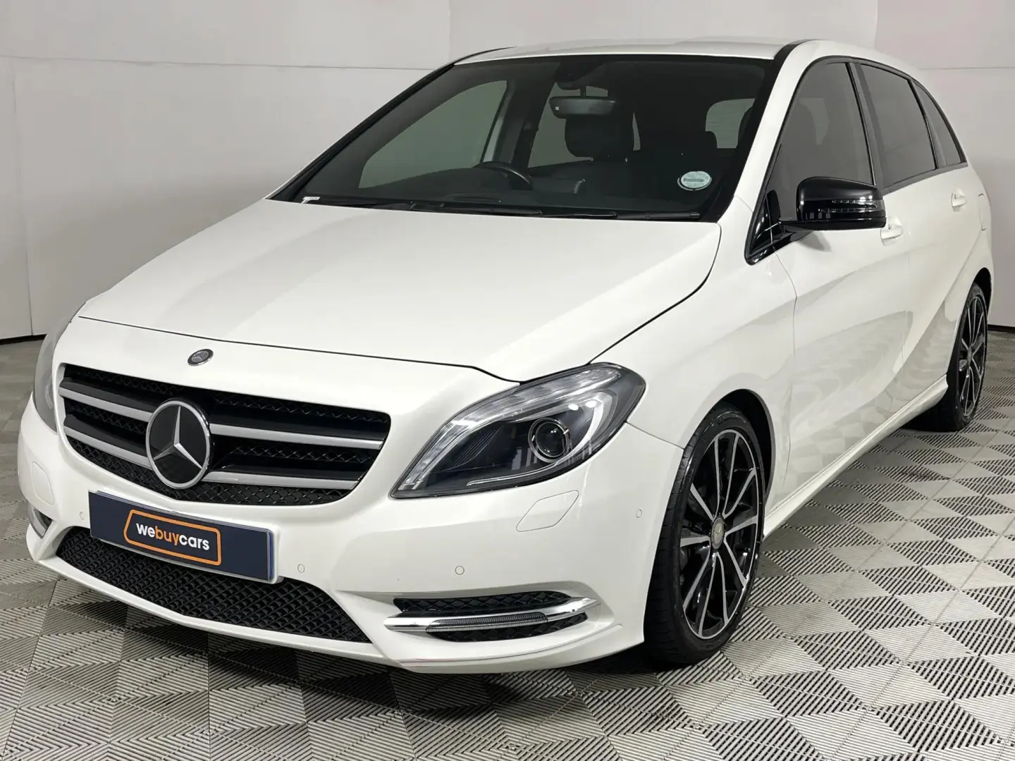 Mercedes-Benz  B 200 BlueEFFICIENCY AMG 7G-DCT 2