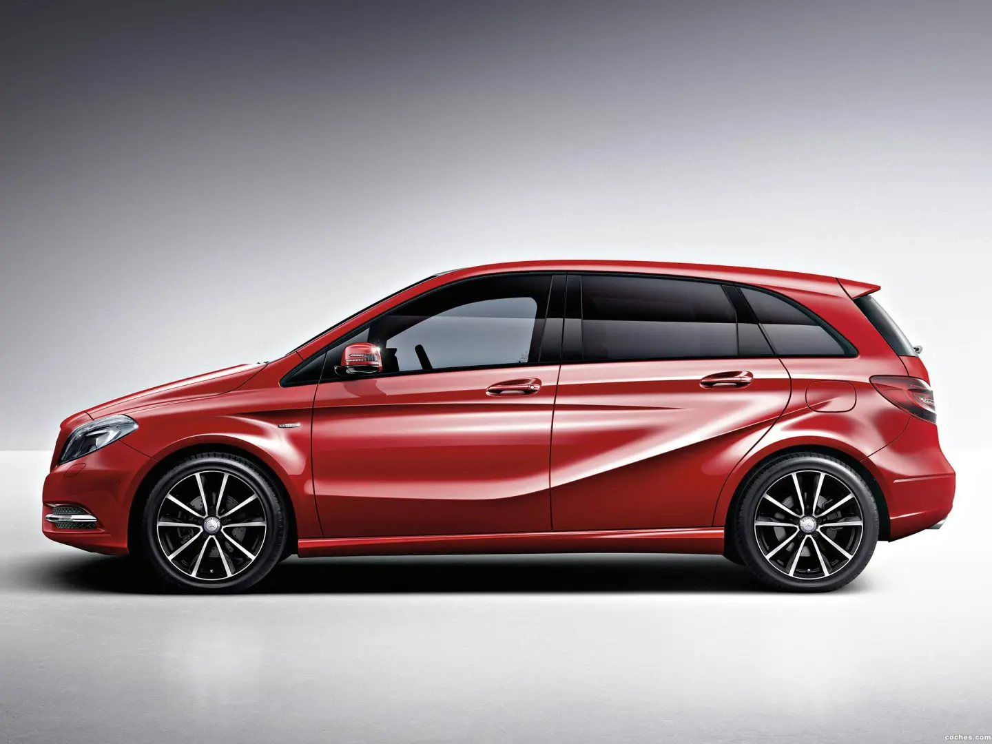 Mercedes-Benz  B 200 BlueEFFICIENCY Sport 6
