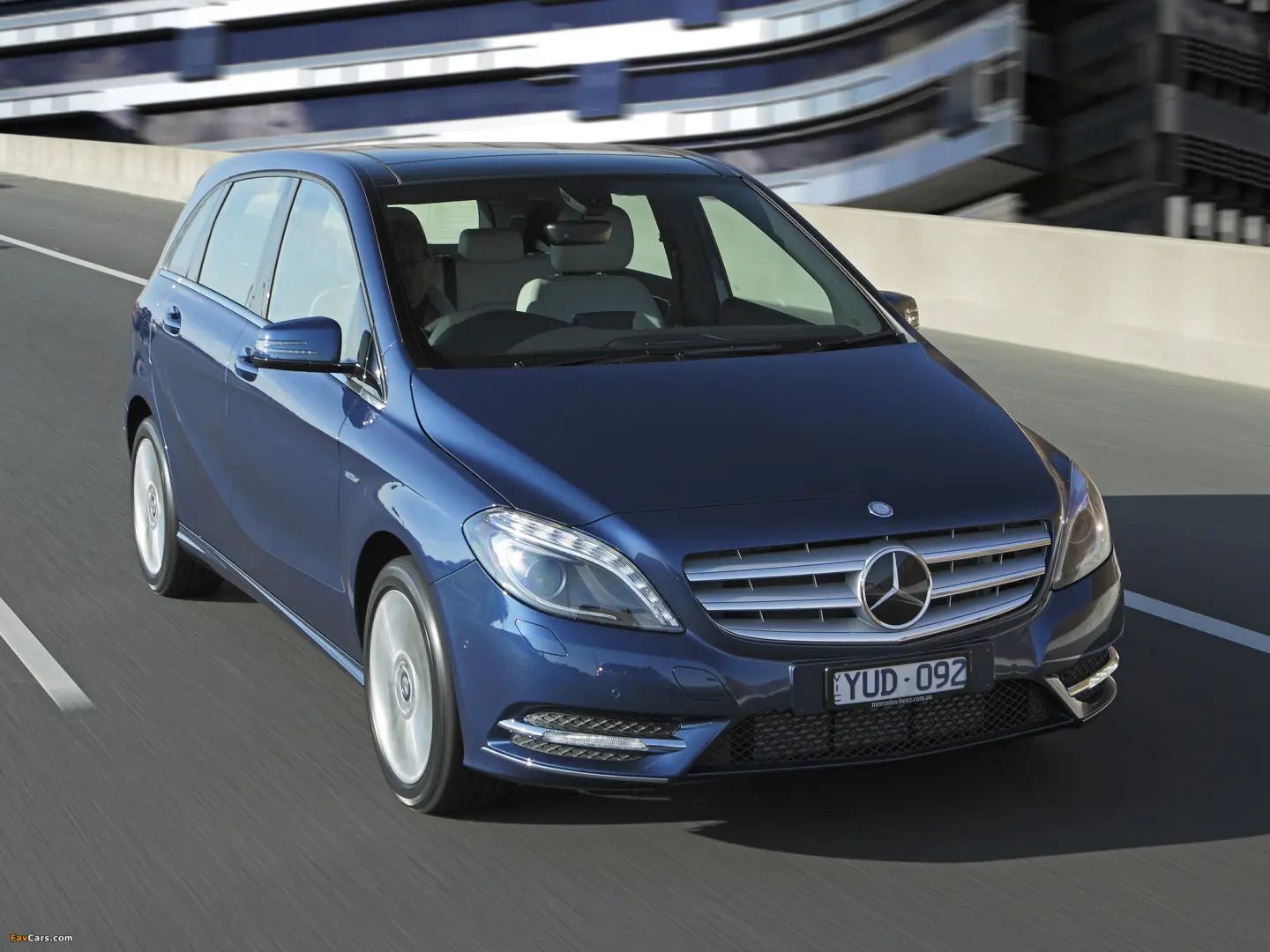 Mercedes-Benz  B 200 CDI BlueEFFICIENCY 2