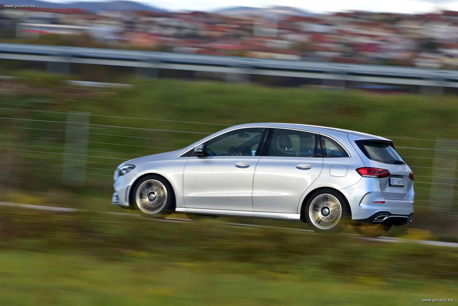 Mercedes-Benz  B 200 BlueEFFICIENCY Sport 7G-DCT 5