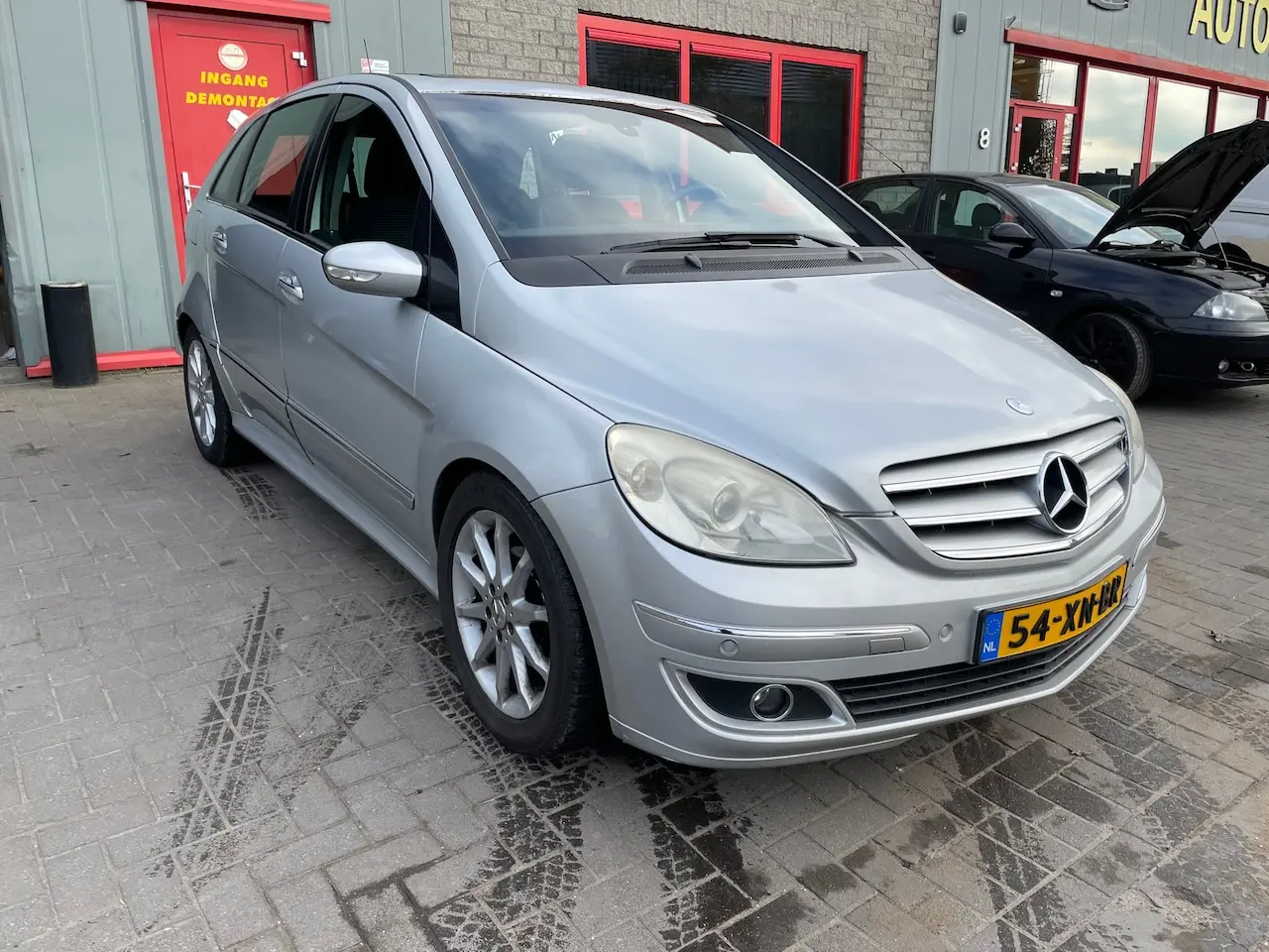 Mercedes-Benz  B 200 CDI 5