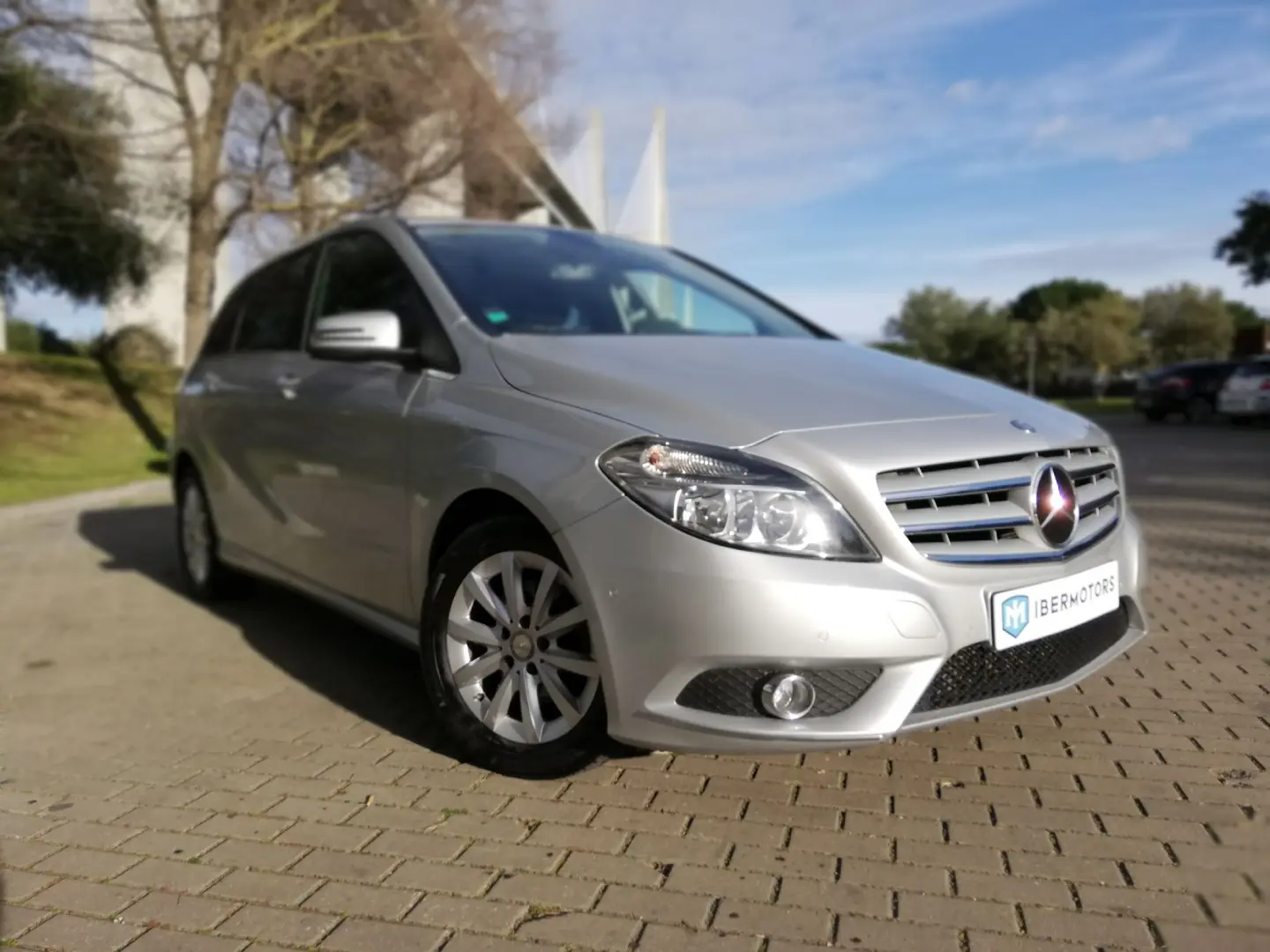 Mercedes-Benz  B 200 CDI BlueEFFICIENCY 3
