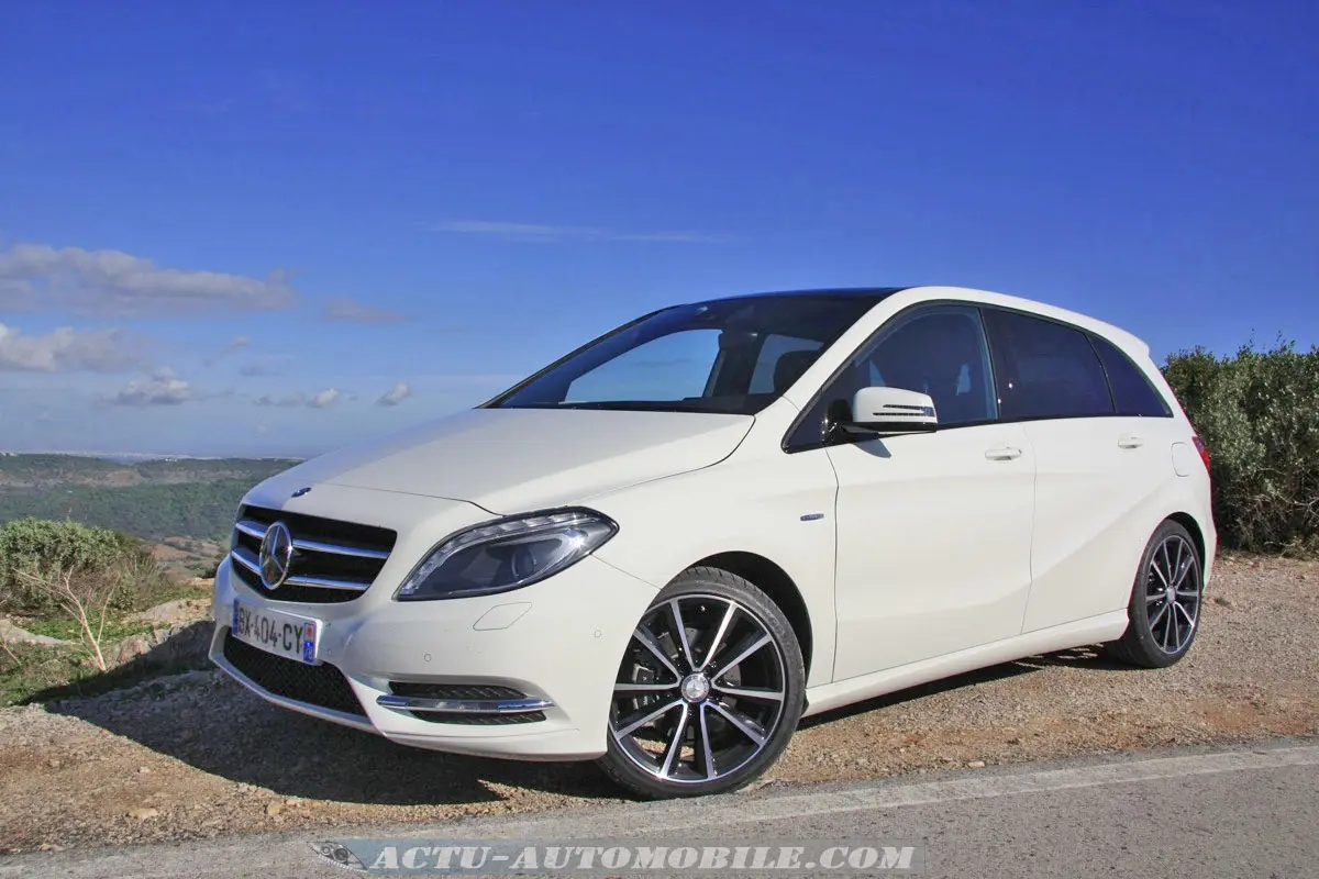 Mercedes-Benz  B 200 CDI BlueEFFICIENCY 3