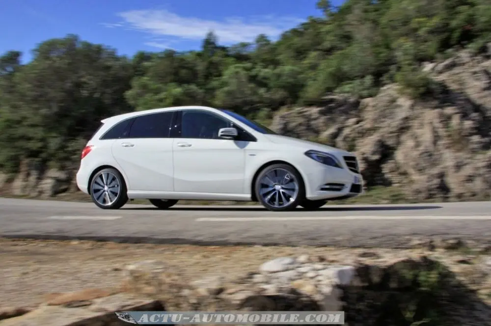 Mercedes-Benz  B 200 CDI BlueEFFICIENCY 6