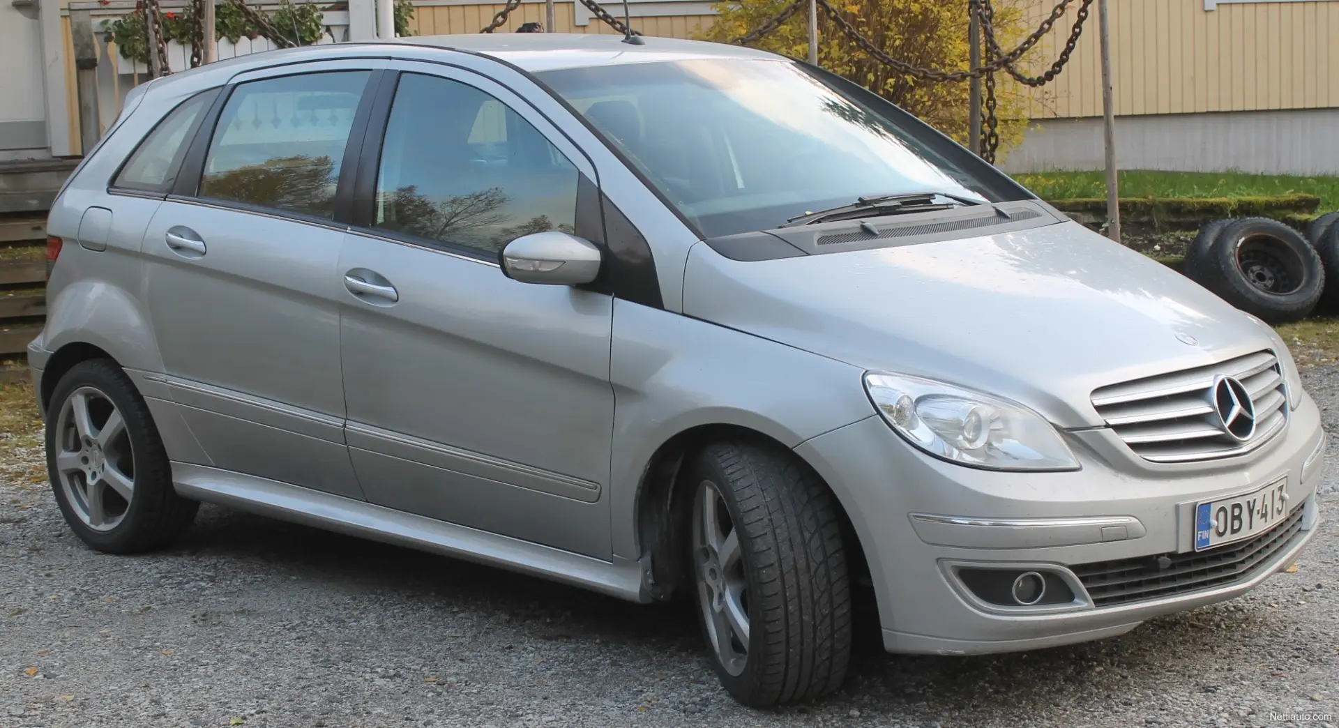 Mercedes-Benz  B 200 CDI Boyut 1