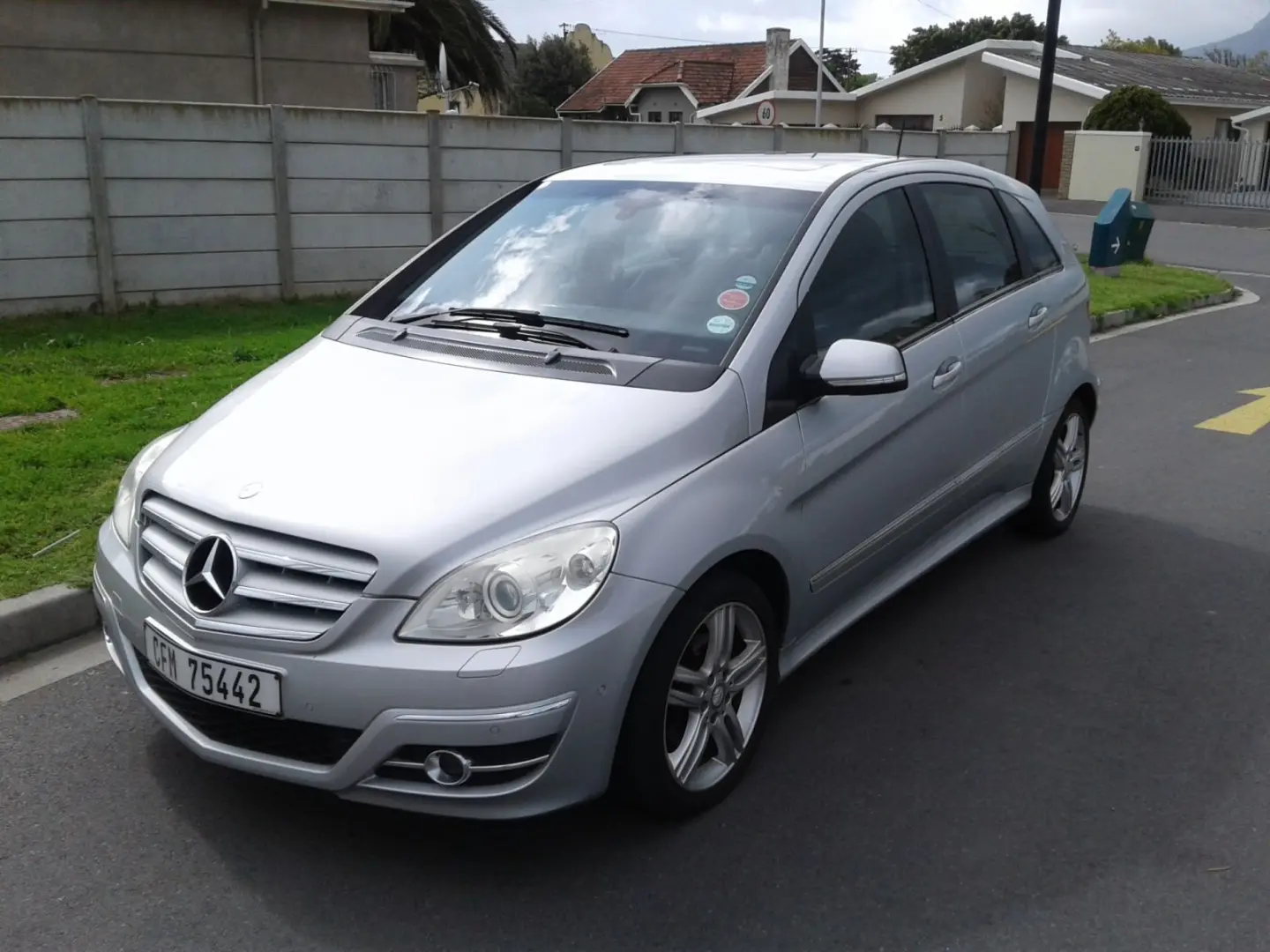 Mercedes-Benz  B 200 Turbo CVT 0