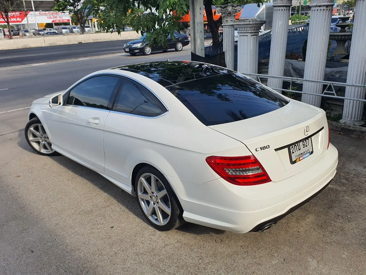 Mercedes-Benz  C 180 BlueEFFICIENCY AMG Plus 7G-Tronic 3