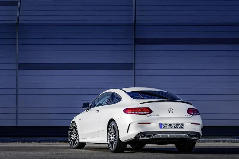 Mercedes-Benz  C 180 AMG 9G-Tronic 3